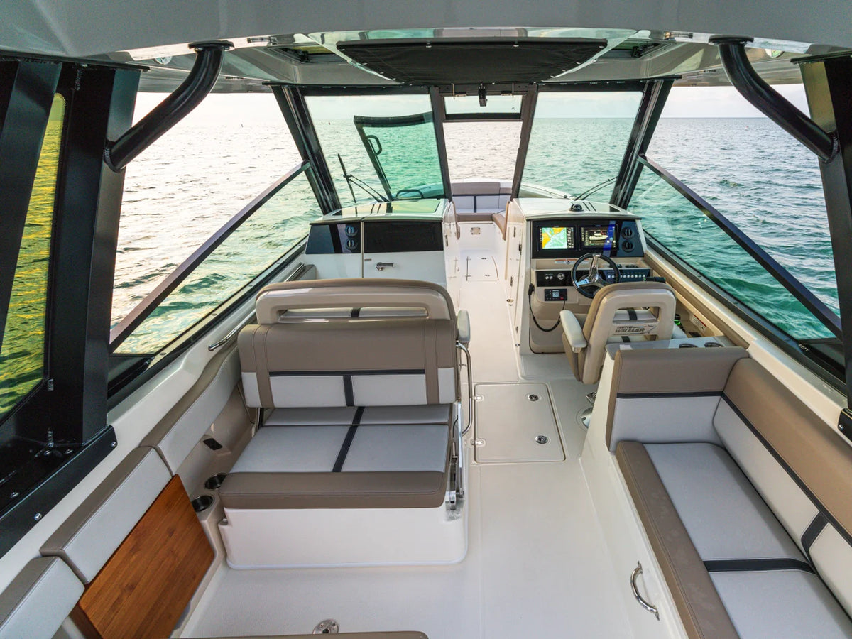 2027 Boston Whaler 330 Vantage 33.0 feet, Inuvik, Northwest Territories #26