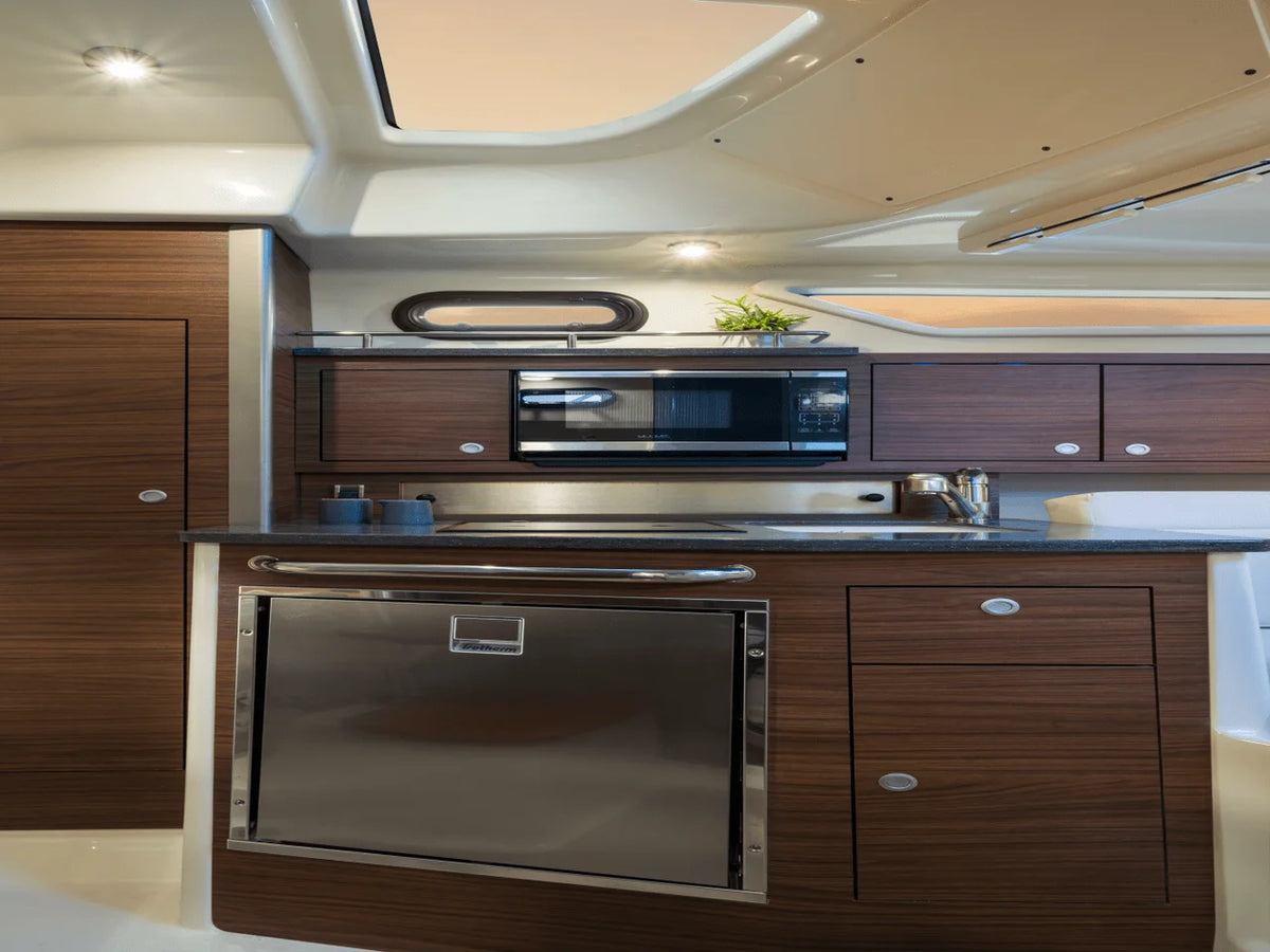 2027 Boston Whaler 325 Conquest 32.0 feet, Inuvik, Northwest Territories #53