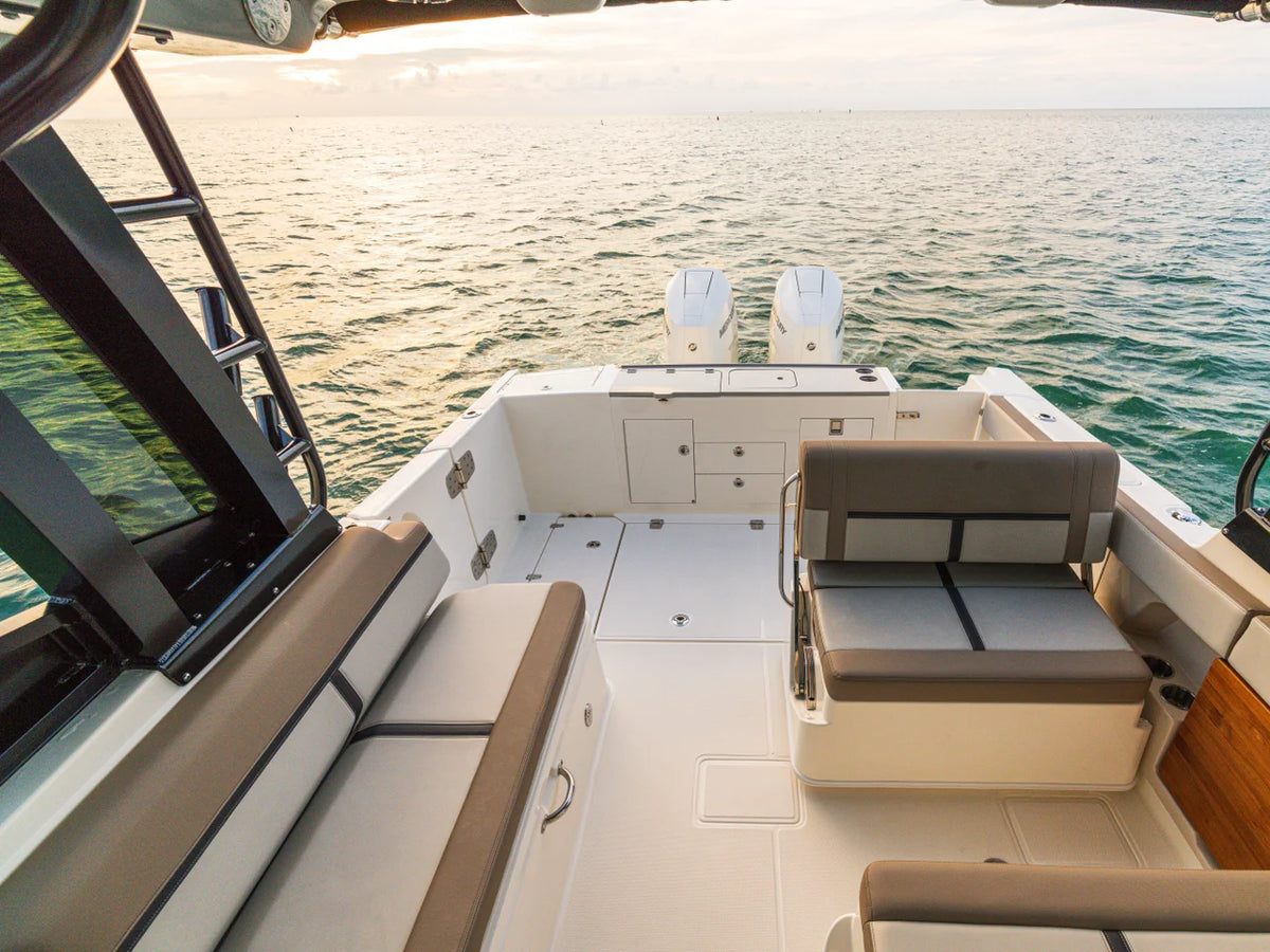 2027 Boston Whaler 330 Vantage 33.0 feet, Inuvik, Northwest Territories #29