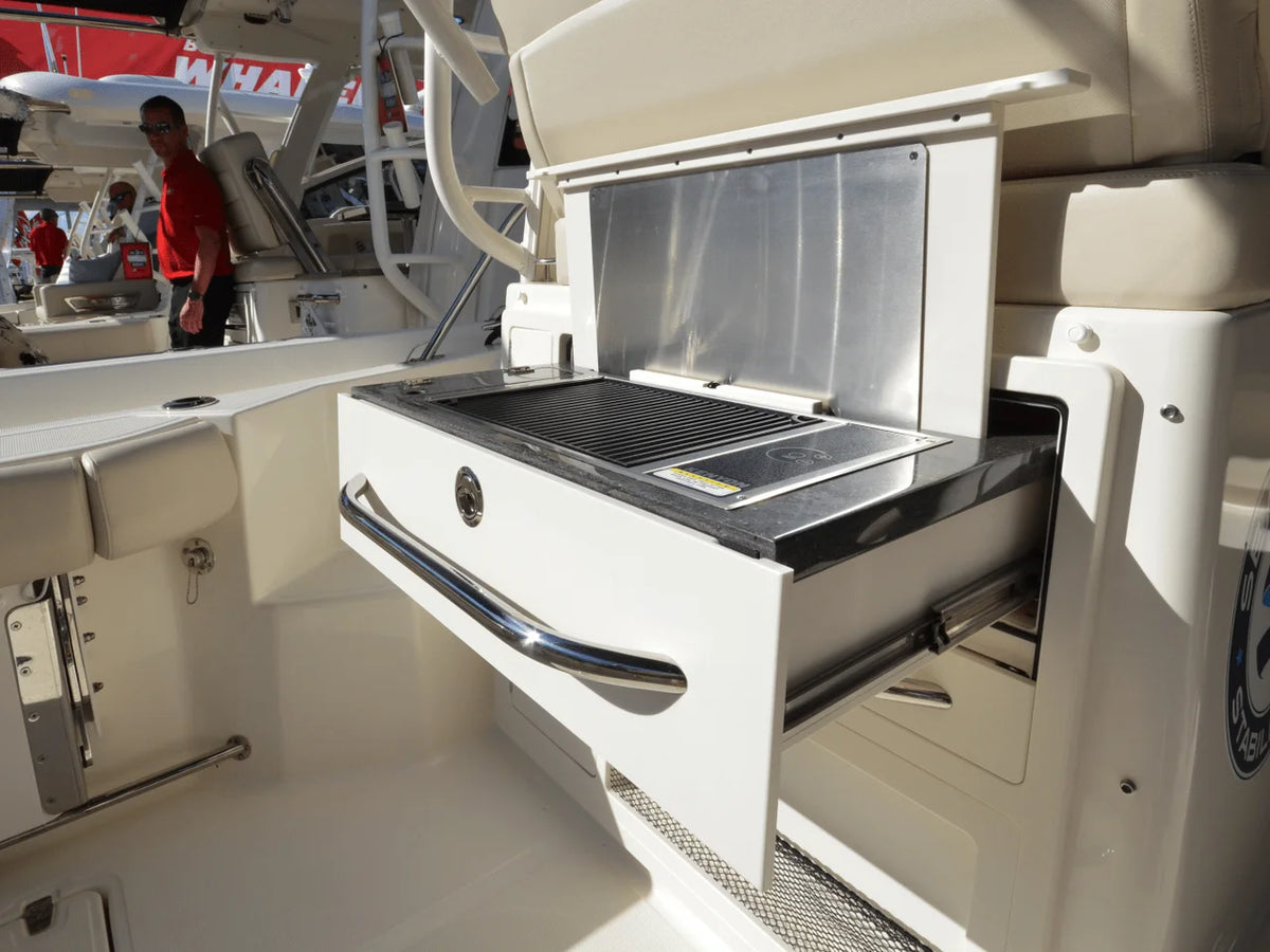 2027 Boston Whaler 325 Conquest 32.0 feet, Inuvik, Northwest Territories #47