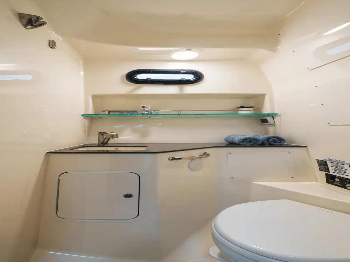 2027 Boston Whaler 325 Conquest 32.0 feet, Inuvik, Northwest Territories #48