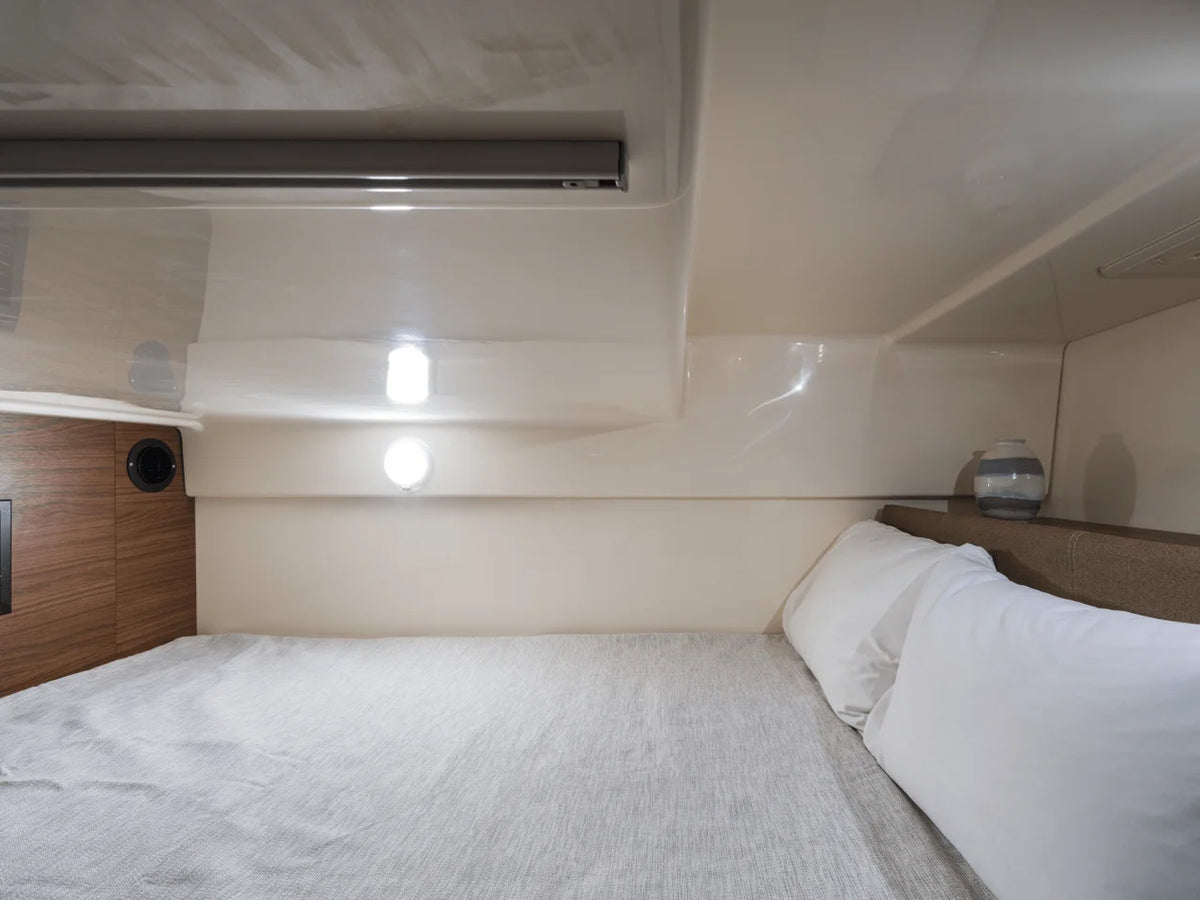 2027 Boston Whaler 325 Conquest 32.0 feet, Inuvik, Northwest Territories #42