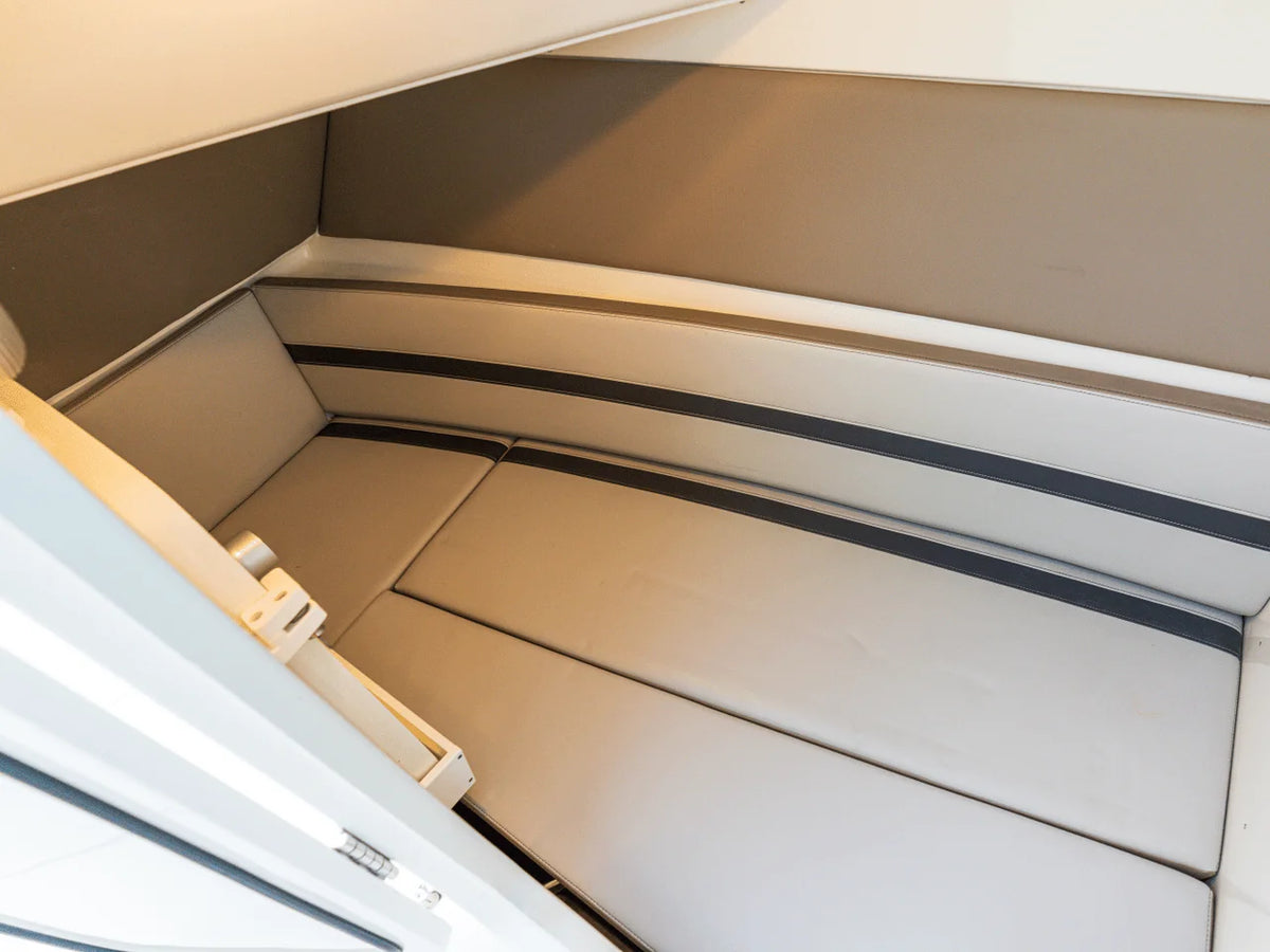 2027 Boston Whaler 330 Vantage 33.0 feet, Inuvik, Northwest Territories #32