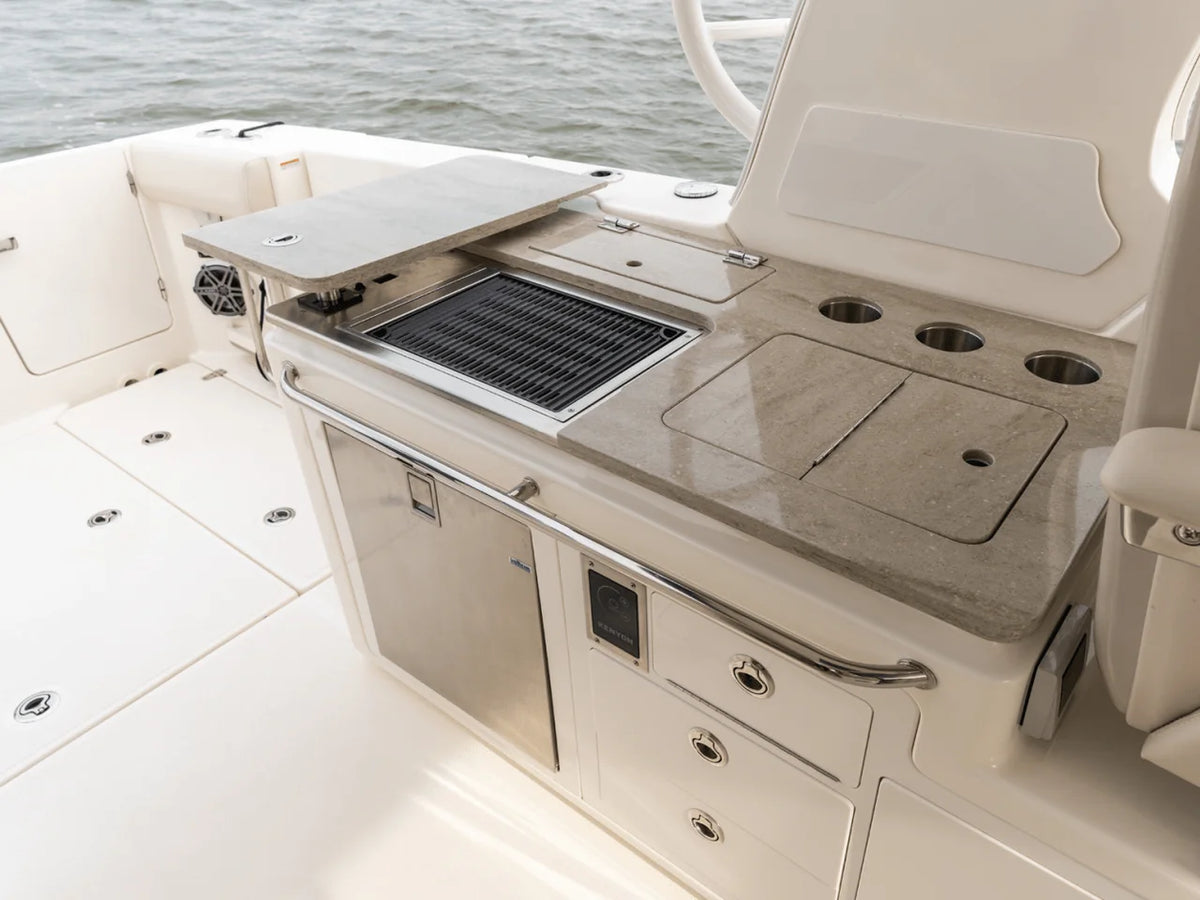2027 Boston Whaler 380 Realm 38.0 feet, Inuvik, Northwest Territories #91