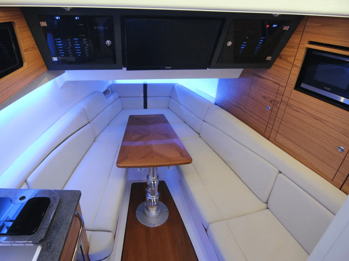 2027 Boston Whaler 380 Realm 38.0 feet, Inuvik, Northwest Territories #130