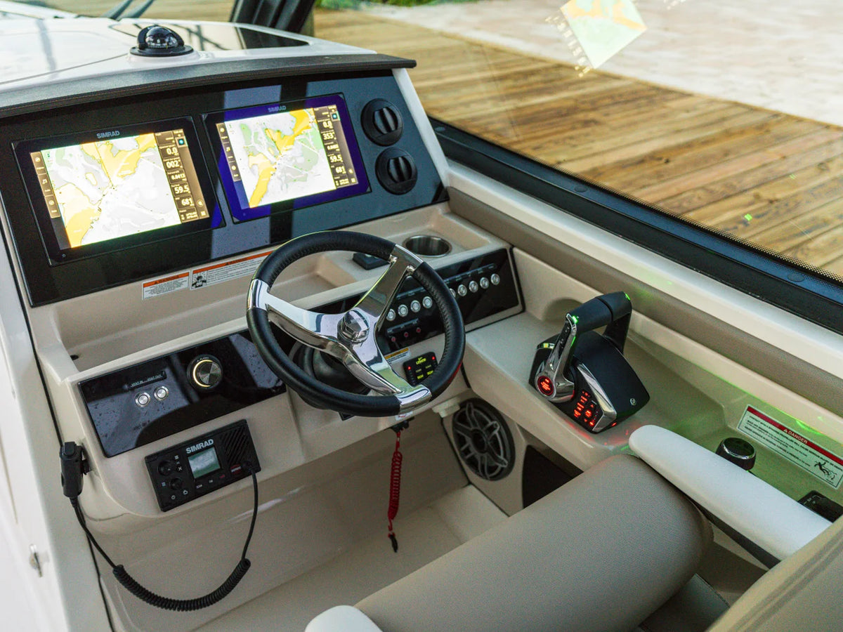 2027 Boston Whaler 330 Vantage 33.0 feet, Inuvik, Northwest Territories #24