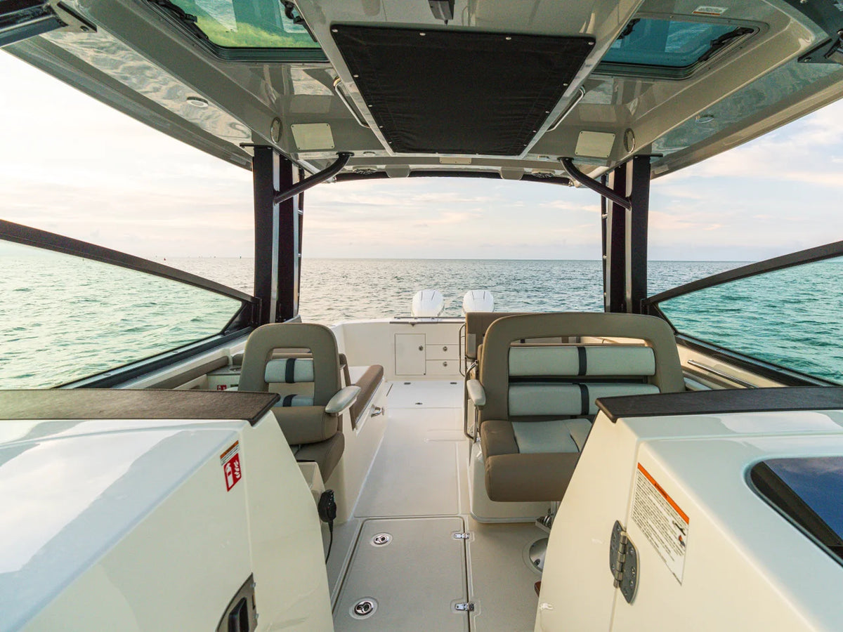 2027 Boston Whaler 330 Vantage 33.0 feet, Inuvik, Northwest Territories #31
