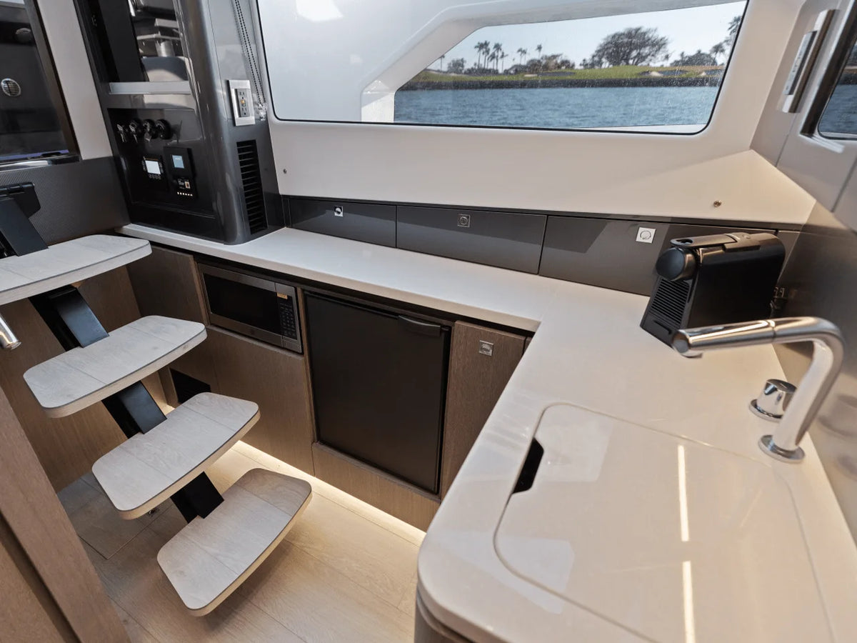 2027 Galeon 435 GTO 43.0 feet, Inuvik, Northwest Territories #76