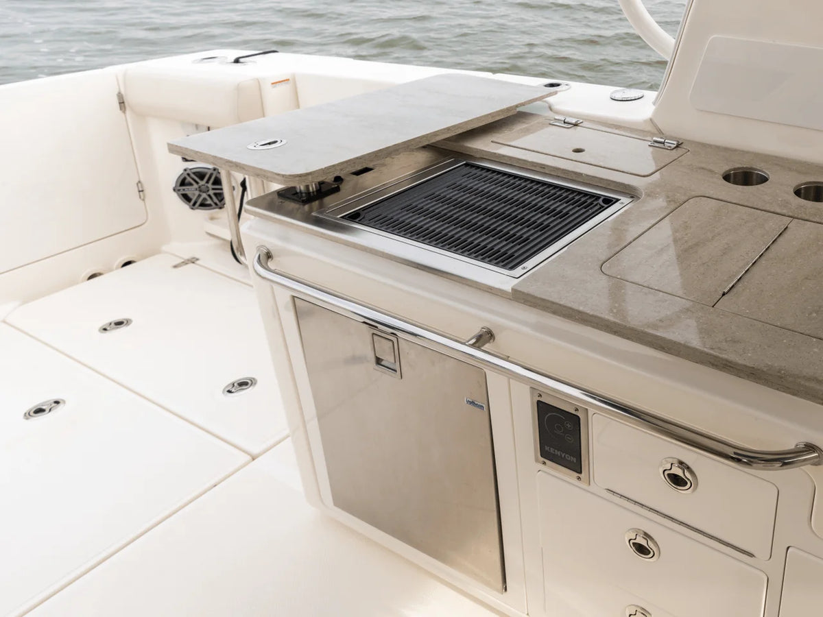 2027 Boston Whaler 380 Realm 38.0 feet, Inuvik, Northwest Territories #98