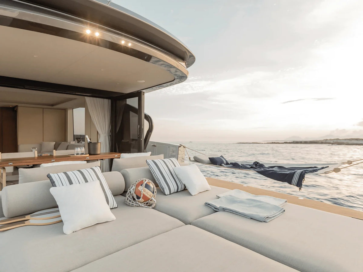 2027 Azimut Seadeck 7 71.0 feet, Inuvik, Northwest Territories #4