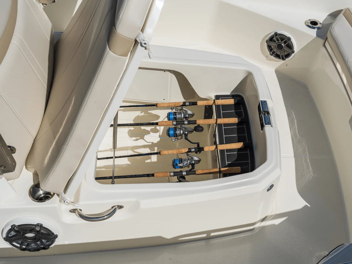 2027 Boston Whaler 220 Dauntless 22.0 feet, Inuvik, Northwest Territories #47