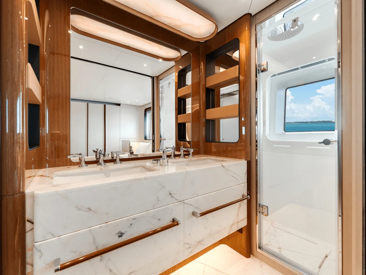 2027 Azimut Grande 36M 115.0 feet, Inuvik, Northwest Territories #21
