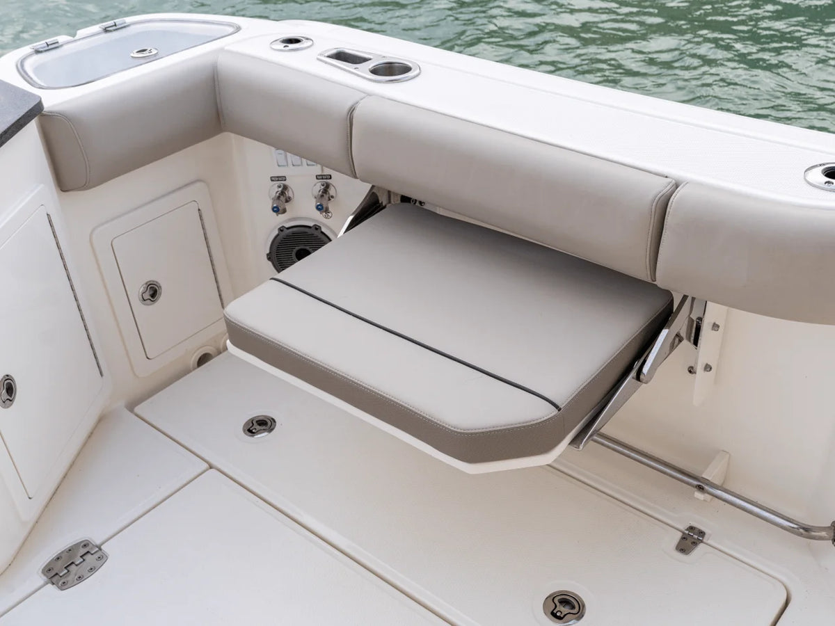 2027 Boston Whaler 365 Conquest 36.0 feet, Inuvik, Northwest Territories #62